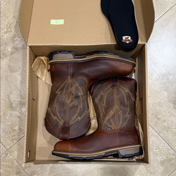 Irish Setter Men's Boots - Black and Tan - Picture 3 of 13